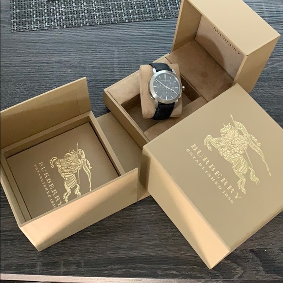 Burberry watch - Picture 3 of 3